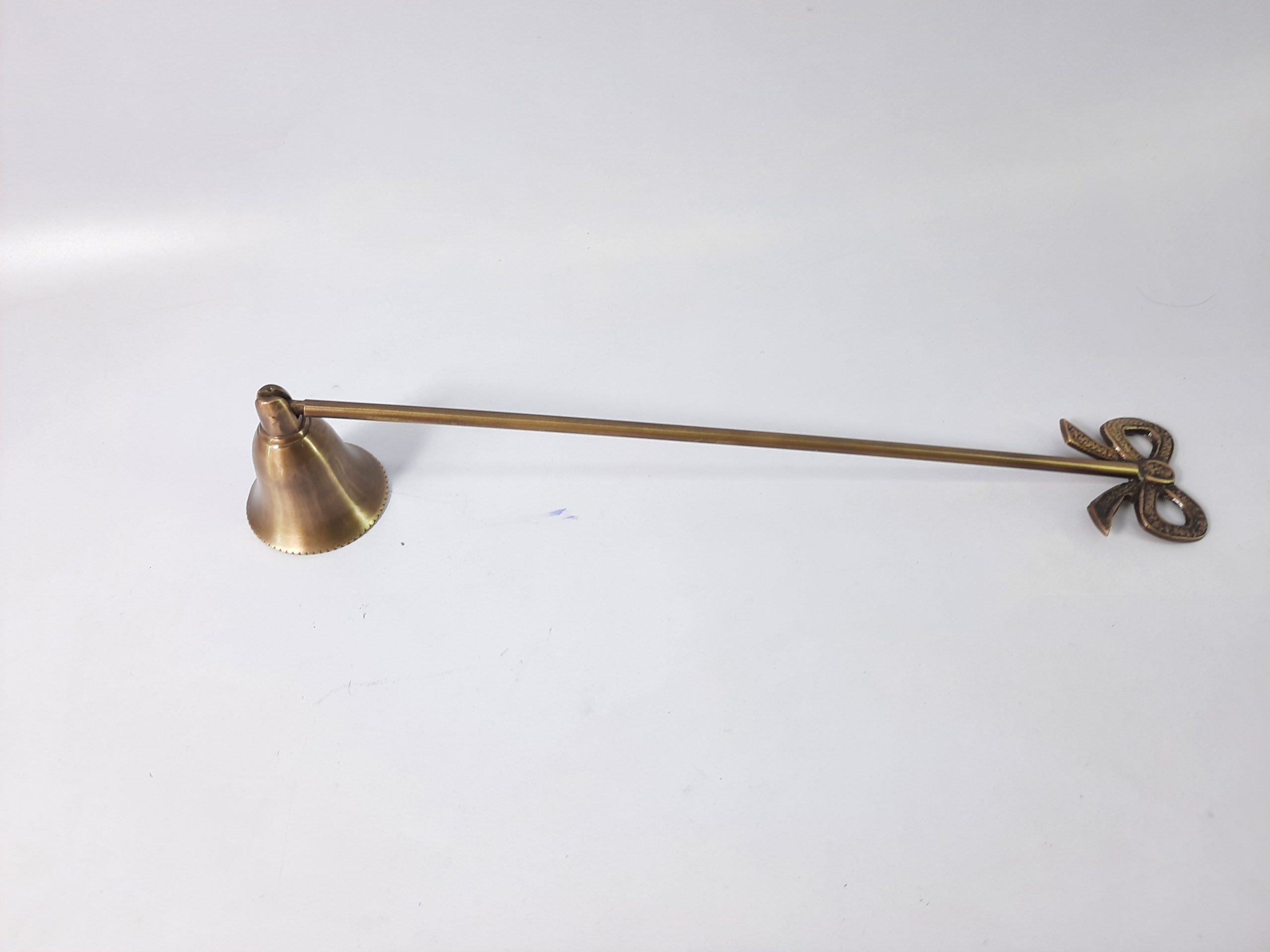 <span style="margin: 0px 0px 5px 0px; font-weight: 600; color:#81655d;">Item #: 1252</span><br />Candle Snuffer