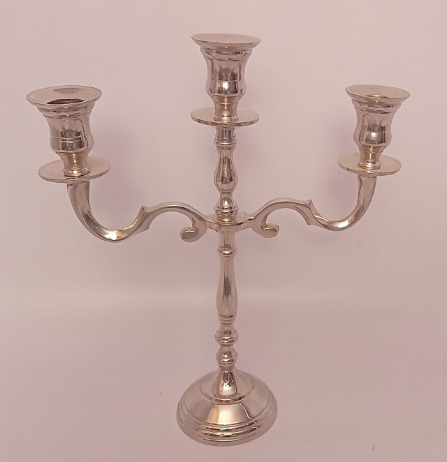 <span style="margin: 0px 0px 5px 0px; font-weight: 600; color:#81655d;">Item #: 206</span><br />Modern Candle Stand