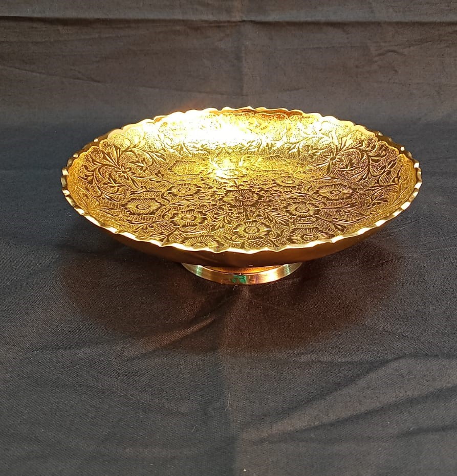 <span style="margin: 0px 0px 5px 0px; font-weight: 600; color:#81655d;">Item #: 2350</span><br />Engraved Cake Stand